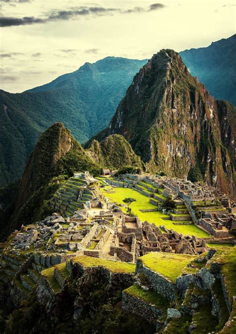 Peruvian Panorama: Machu Picchu and Cusco's Inca Treasures