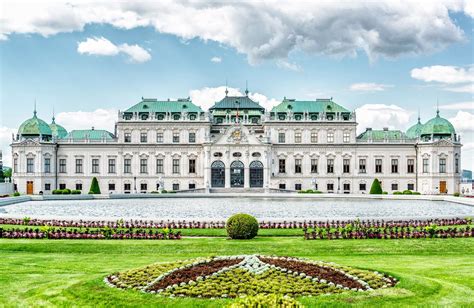 Baroque Beauty: Exploring Vienna's Historic Districts