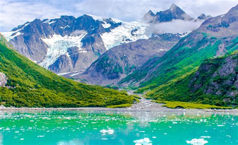 Adventure in Alaska: Glaciers, Wildlife, and Northern Lights