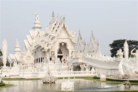 Chiang Rai Reverie: White Temple and Golden Triangle