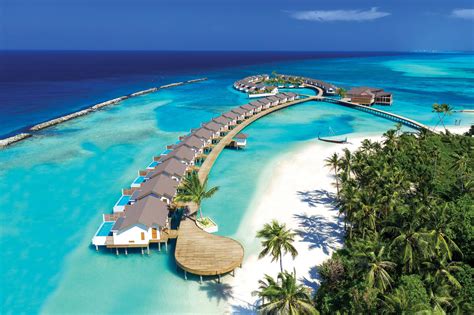 Maldives Majesty: Paradise Islands in the Indian Ocean