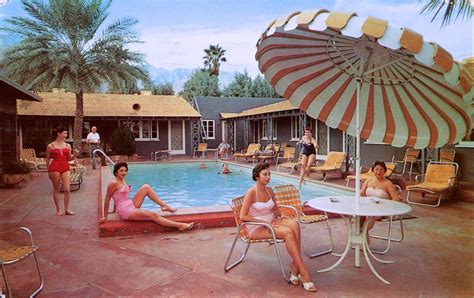 A Desert Oasis: Palm Springs' Retro Glamour