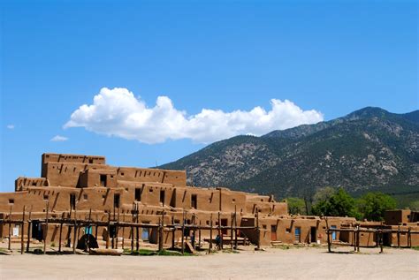 New Mexico's Enchantment: Exploring Santa Fe and Taos