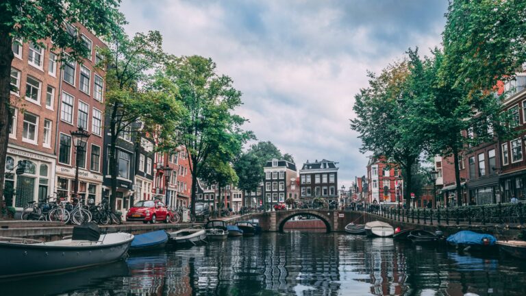 Dutch Discovery Amsterdam Canals and Keukenhof Gardens